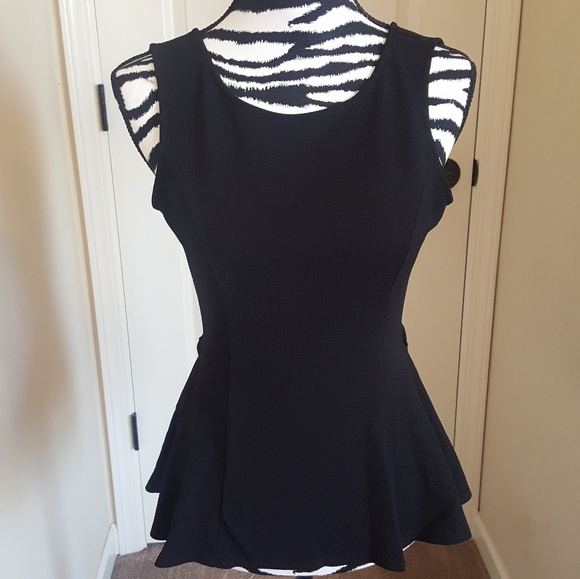 Soprano Black Sleeveless Open Back Bow Detail - Picture 2 of 5